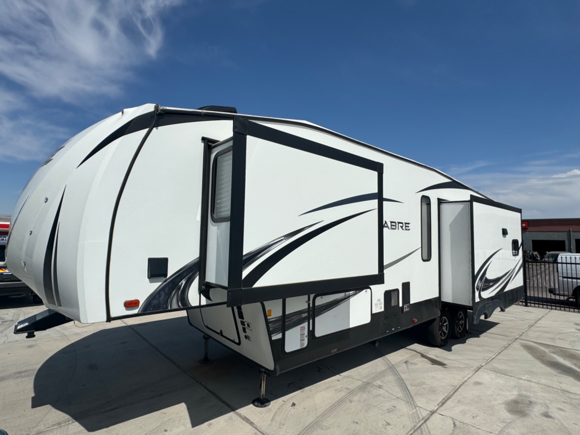 photo of 2019 forest river Saber Cobalt  5th wheel 3 slides. 